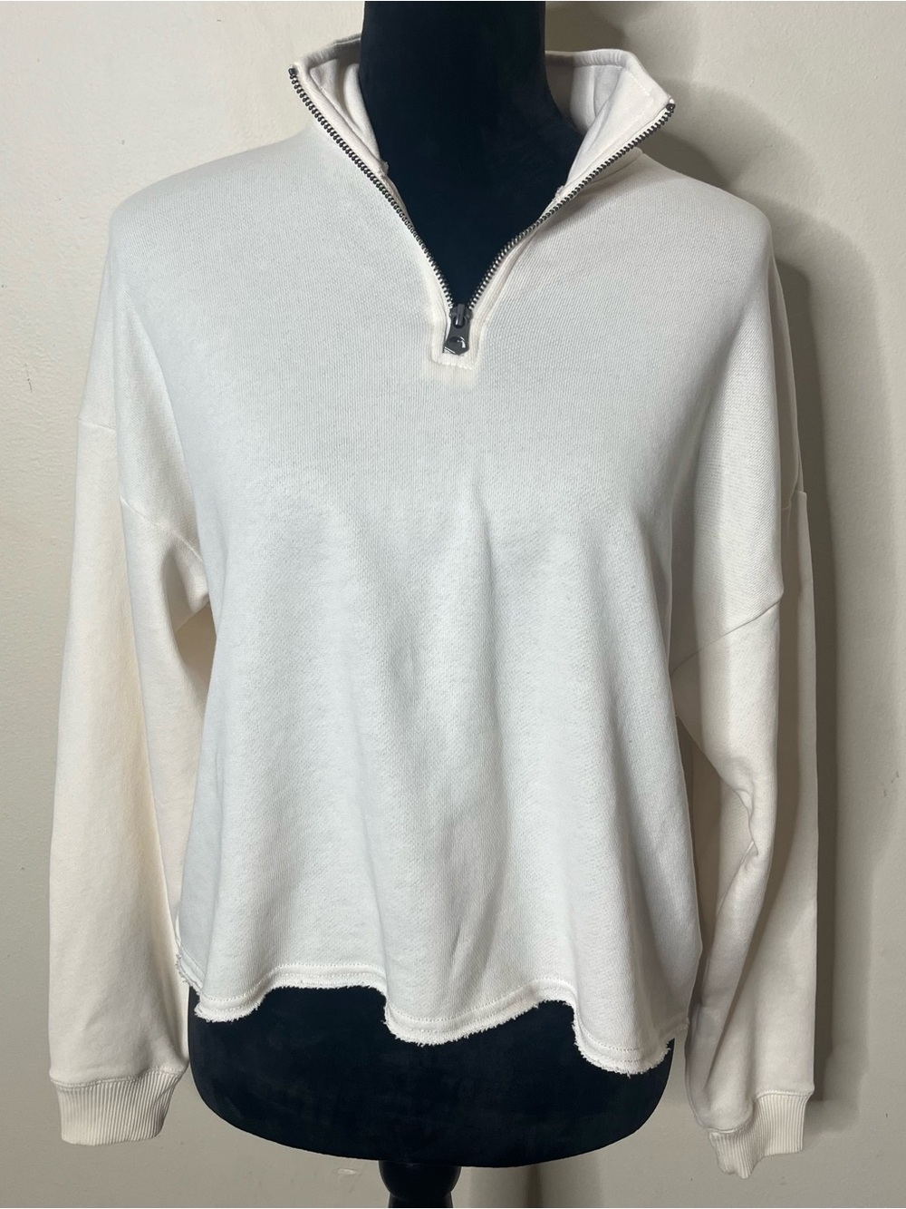 American Eagle Women’s Cream 1/4 Zip Long Sleeve Raw Hem‎ Relaxed Sweatshirt XS